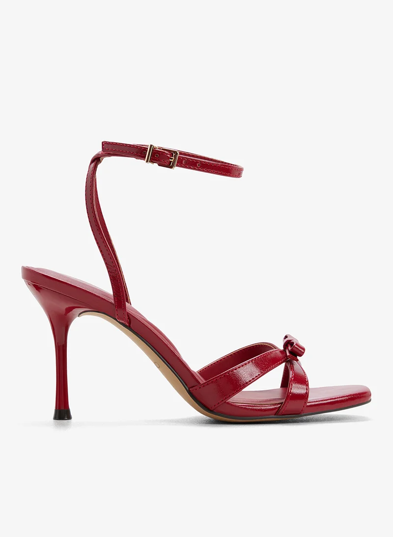 الدو صنادل بكعب عالٍ وحزام للكاحل